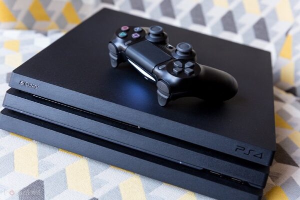 دستگاه Ps4 Pro دو دسته در حد نو - Image 3